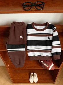 嬰兒幼兒圓領休閒舒適套裝，經典條紋圖案印花，精緻騎士標誌印花，適合秋冬，適合返校季 - 彩色 - 查看 2