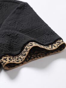 Manfinity Homme Camiseta de hombre de punto jacquard de unicolor con textura, cuello y puños negros, estampado de leopardo y acanalada - Negro - Ver 5