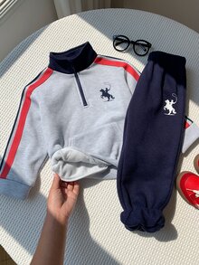 SHEIN 2件組兒童小男孩秋冬條紋圓領長袖套頭運動衫與慢跑褲套裝，立領運動衫套裝，男孩運動套裝，秋冬套裝 - 彩色 - 查看 6
