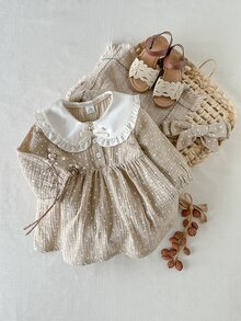 SHEIN 女嬰優雅小圓點彼得潘領蝴蝶結長袖襯衫洋裝，適合春/秋季外出、拍照、日常穿著與上學 - 卡其色 - 查看 1