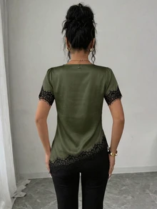SHEIN Raffinéa Blus Lengan Pendek Satin dengan Hem Asimetris, Busana Musim Panas Elegan untuk Wanita, Motif Patchwork Renda Prancis - Hijau Tentara - View 2