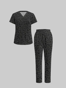 TaskEZ Scrub Set With Retro Contrast Color Leopard Print, Suitable For Work, Commuting, Pet Hospital And Other Occasions. - Multicolor - View 4
