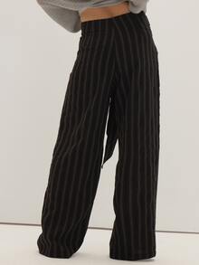 MUSEYN Celana Panjang Garis-Garis Hitam Potongan Lurus dengan Detail Tali Pengikat - Hitam - View 4