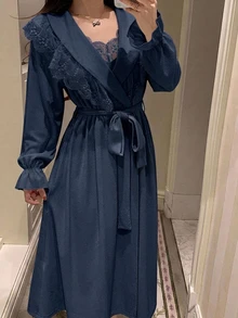 DAZY 秋冬款女款蕾絲拼接長款睡袍與細肩帶睡裙家居服套裝 - 藏蓝色 - 查看 4