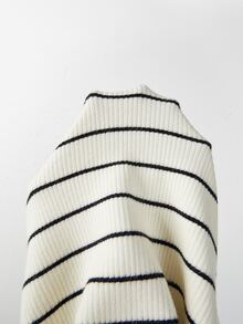 SHEIN Franclia 女款修身條紋連體抓絨毛衣，秋冬休閒時尚居家內搭衫 - 黑與白 - 查看 5
