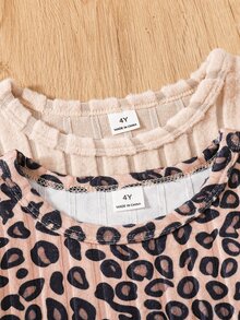 SHEIN Genkimix Kids 4件組幼童女童上衣+長褲套裝，可愛甜美杏色豹紋羅紋拼接圓領長袖曲擺，休閒正裝款，適合假日派對、秋季萬聖節活動 - 彩色 - 查看 3