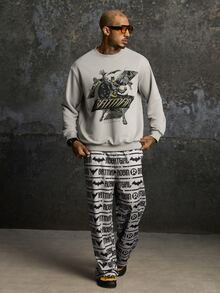 BATMAN X SHEIN Men's Cartoon Print Pullover Sweatshirt And Letter Print Pants Set - Grey - View 1