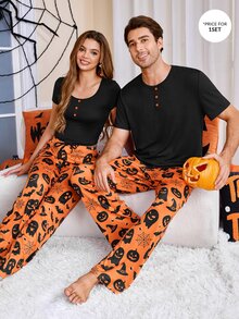 CoupledUp طقم ملابس منزلية رجالي بطبعة هالوين وألوان متباينة، بياقة طاقم وأكمام قصيرة وبنطال طويل مع فتحة وهمية - الأسود - مشاهدة 3