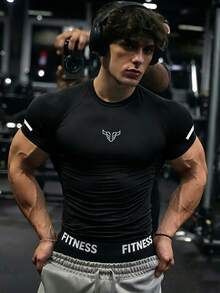 GymBeat Kaos Olahraga Kasual Serbaguna Pria dengan Desain Blok Warna untuk Perjalanan Sehari-hari, Gym - Hitam - View 1