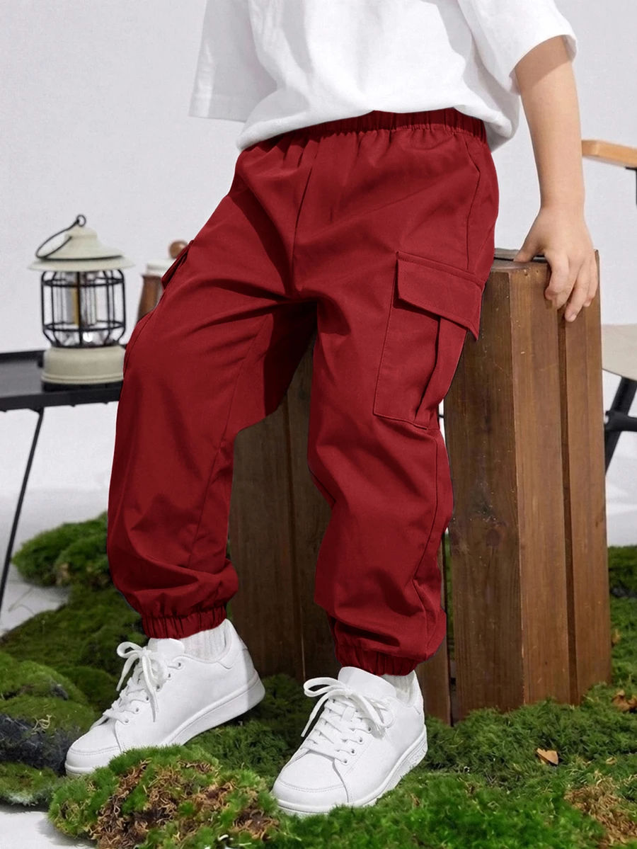 SHEIN Little Byeori 青少年男孩大口袋 3D 寬鬆工裝褲,適合通勤、上學、日常休閒、度假、旅行、運動,四季皆宜 - 紅色 - 查看 1