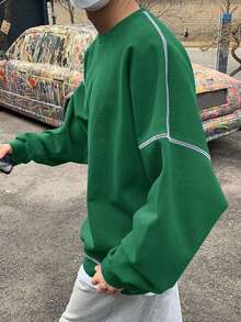 SHEIN 青少年男孩休閒韓系寬鬆百搭對比縫線聖誕綠圓領衛衣，適合通勤、上學、日常休閒外出與運動，秋冬款 - 墨綠色 - 查看 3
