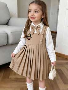 Elladie kids 女童學院風 2 合 1 套裝洋裝，白色長袖上衣搭配深藍色百褶吊帶裙 - 卡其色 - 查看 2