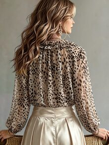 SHEIN بلوزة نسائية بطبعة نمر وكشكشة بأسلوب فرنسي عتيق أنيق - كاكي - مشاهدة 2