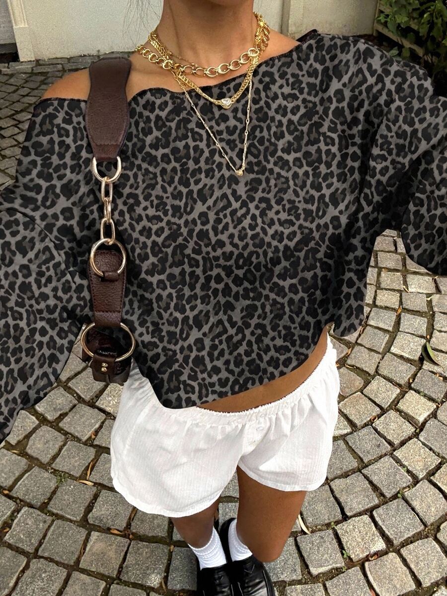 SHEIN EZwear 豹紋女款露肩短版運動衫,健身舞蹈運動衫,秋冬款船領寬鬆休閒長袖加厚運動衫 - 彩色 - 查看 1