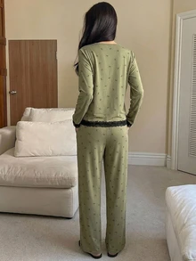 DAZY 春季女款3件式睡衣套裝，蝴蝶結圖案，滿版印花，拼色蕾絲拼接吊帶背心、開襟外套與睡褲 - 綠色 - 查看 2