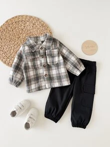 SHEIN Vintaside Kids 2件組男嬰外套式襯衫與工裝長褲套裝，復古咖啡白格紋印花，口袋鈕扣設計，長袖領口，加厚戶外秋冬聖誕假期學院風 - 黑色 - 查看 5