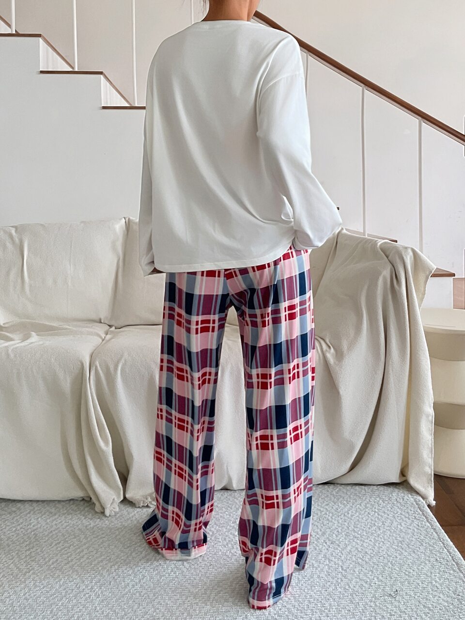 Women's 2-Piece Pajama Set With English Print Loose Long Sleeve T-Shirt And Plaid Straight Leg Long Pants