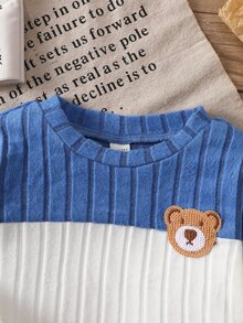 SHEIN Playful Pals 柔軟刷毛布料熊刺繡圖案對比色男嬰休閒套裝 - 藍色 - 查看 3