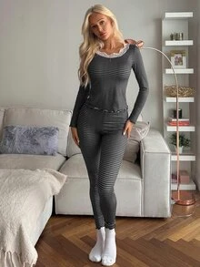 DAZY Autumn/Winter Contrast Color Lace Patchwork Striped Pattern Slim Fit Women's Pajama Set - Black and White - View 3