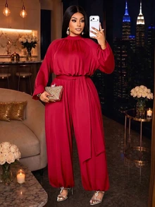 SOLERSUN Jumpsuit Ukuran Besar Model Halter Neck Lengan Panjang Berkerut dengan Celana Panjang Lebar Berlipit di Pinggang, Nuansa Santai Liburan Pantai Warna Burgundy untuk Musim Gugur - Burgundy - View 1