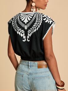 Travachic Women's Floral Print Cropped Top Vacation Black And White Summer Boho,Casual Sportswear - Black and White - View 5