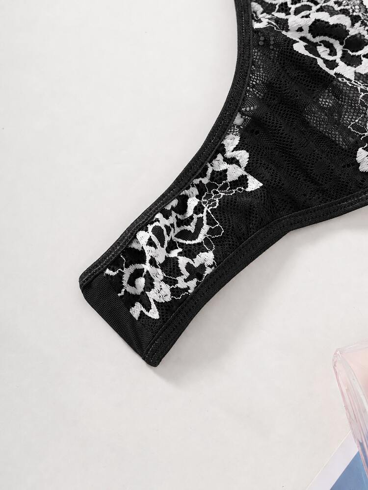 QuietHaus 2pcs Women's Lace Lingerie Set - Black - View 5