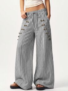 Bohemela Celana Panjang Wanita Motif Garis dengan Dekorasi Kancing - Hitam dan Putih - View 13