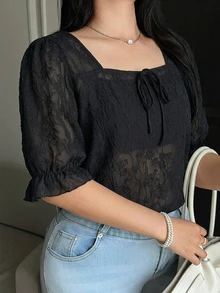 Dazy Plus 蝴蝶結裝飾蕾絲泡泡短袖優雅百搭春夏杏色T恤 - 黑色 - 查看 6