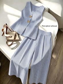 SHEIN Franclia Vielseitiges blau-weiß gestreiftes Damen-Set für den Alltag, blaues zweiteiliges Damen-Set, gestreiftes Lässig-Set mit Baumwoll-Haptik für den Sommer, ärmelloses blau gestreiftes Damen-Tanktop mit V-Ausschnitt, Damen-Weste, Damen-Top und gestreifte Hose mit weitem Bein, Sommer, Frühling, Herbst, Ganzjahres-Set, neuer Stil, ärmelloses Lässig-Anzug-Set, täglicher Lässig-Pendler-Urlaub - marineblau - Übersicht 1