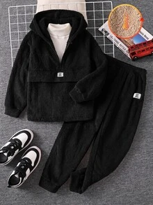 SHEIN Little Byeori 2件組男童冬季休閒返校穿搭套裝，包含刷毛半拉鍊連帽衛衣與寬鬆休閒慢跑長褲，秋季加厚保暖校園套裝 - 黑色 - 查看 3