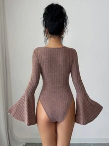 Elenzga Bodysuit Wanita Lengan Panjang Bentuk Lonceng dengan Hiasan Gesper Logam Warna Polos - Coklat - View 2