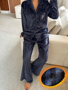 DAZY 2件組格紋刺繡圖案珊瑚絨寬鬆睡衣套裝，秋冬款 - 寶藍色 - 查看 3