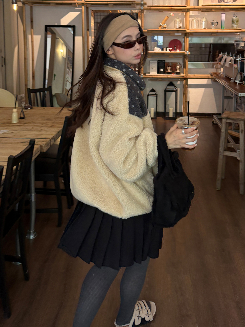 Women's Contrast Color Velvet Lapel Long Sleeve Sweatshirt