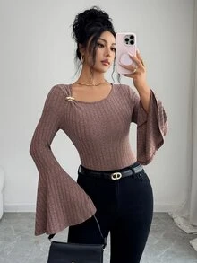 Elenzga Bodysuit Wanita Lengan Panjang Bentuk Lonceng dengan Hiasan Gesper Logam Warna Polos - Coklat - View 5