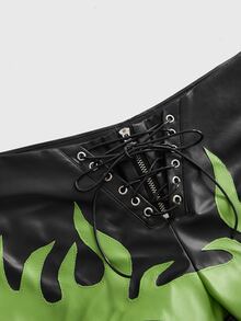 ROMWE Grunge Punk 夏季音樂節穿搭 龐克色塊火焰刺繡 超低腰緊身 PU 短褲 - 綠色 - 查看 3