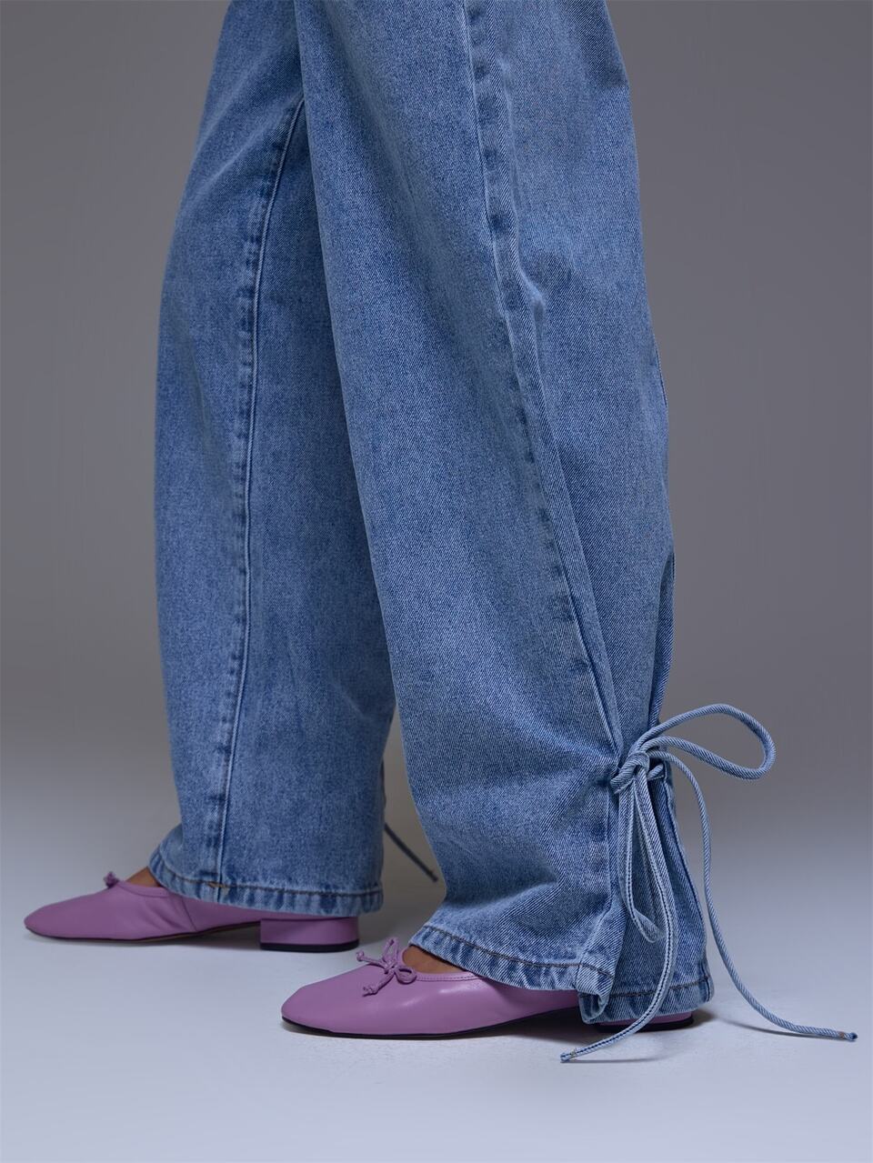 Low Waist Stud Pocket Detail Jeans