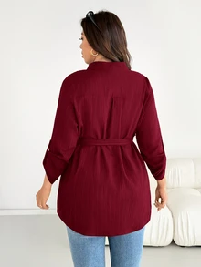 SHEIN Essnce 大尺碼女款純色缺口V領長袖休閒襯衫 - 酒紅色 - 查看 2