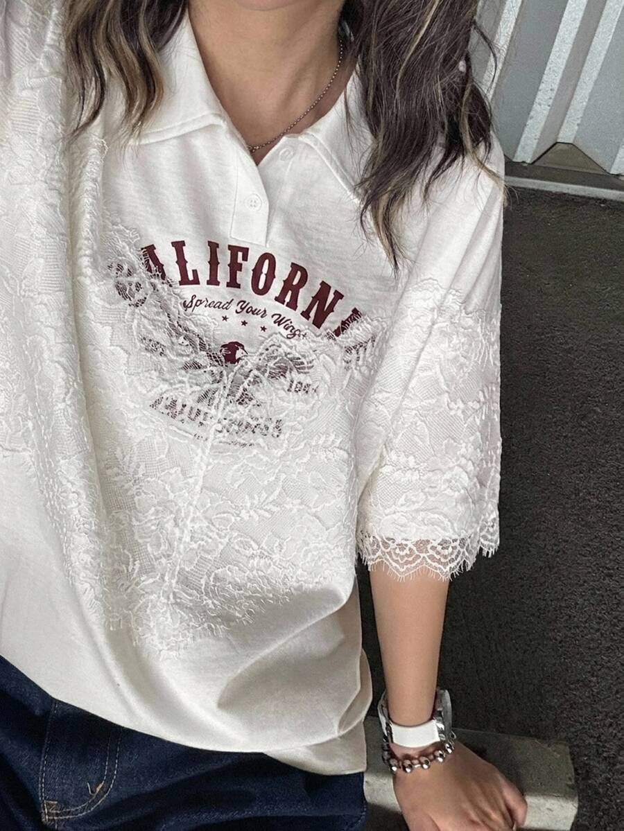 FRIFUL 女款字母印花對比蕾絲 Polo 領短袖寬鬆 T 恤 - 白色 - 查看 1