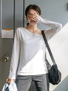 DAZY Autumn Casual Solid Color Asymmetric Collar T-Shirt - White - View 3