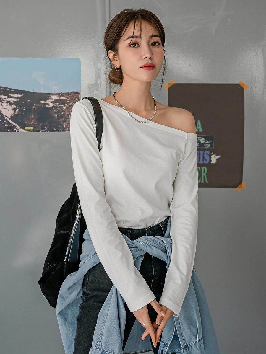 DAZY Autumn Casual Solid Color Asymmetric Collar T-Shirt - White - View 1