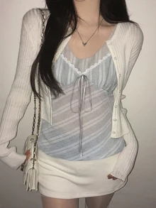 DAZY 女款蕾絲拼接百褶休閒百搭日常上衣 - 淺藍色 - 查看 1