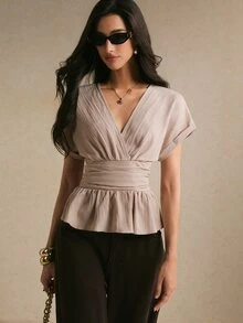 Poéselle Atasan Wanita Warna Polos Model V-Neck Lengan Pendek Model Batwing yang Mengencangkan Pinggang - Aprikot - View 8