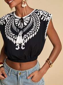 Travachic Women's Floral Print Cropped Top Vacation Black And White Summer Boho,Casual Sportswear - Black and White - View 4