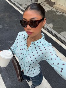 Muchica 女款波點印花長袖單排扣百褶休閒T恤 - 彩色 - 查看 4