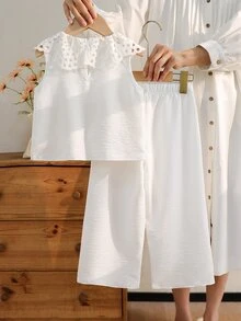 SHEIN Vintaside Kids 2件組少女甜美公主風草莓印花無袖背心與配套長褲套裝，粉色條紋＋3D草莓刺繡＋荷葉領，吸睛設計，適合派對、家庭活動、日常穿著、開學季 - 白色 - 查看 2