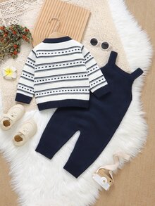 SHEIN Vintaside Kids 男嬰時尚毛衣套裝！圓領長袖條紋開襟衫，搭配精緻外套與內搭細肩帶連身褲，為寶寶打造全新休閒吊帶褲風格。柔軟親膚，讓寶寶享受溫暖童年，兩件式設計，穿著更方便 - 藏蓝色 - 查看 2