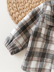 SHEIN Vintaside Kids 2件組男嬰外套式襯衫與工裝長褲套裝，復古咖啡白格紋印花，口袋鈕扣設計，長袖領口，加厚戶外秋冬聖誕假期學院風 - 黑色 - 查看 7