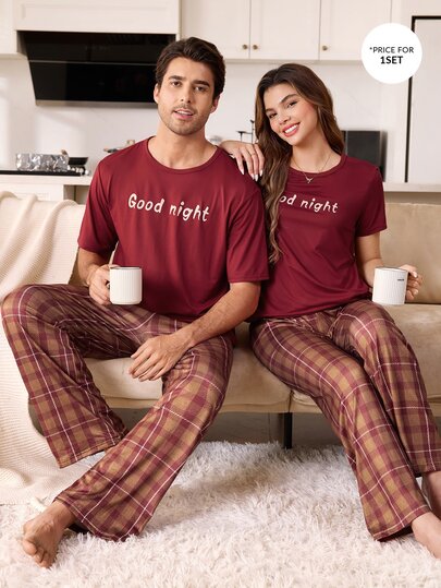 CoupledUp طقم بيجامة رجالي من قطعتين محبوك بياقة دائرية وأكمام قصيرة وبنطال طويل بطبعة مربعات