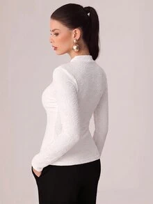 Modelyn 女款優雅時尚修身V領抓皺針織提花長袖T恤，附金屬扣飾 - 白色 - 查看 7