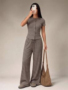 SHEIN PETITE 女款休閒黑白條紋前開襟短袖上衣與寬腿褲兩件套，春夏舒適旅行居家休閒服 - 灰色 - 查看 8